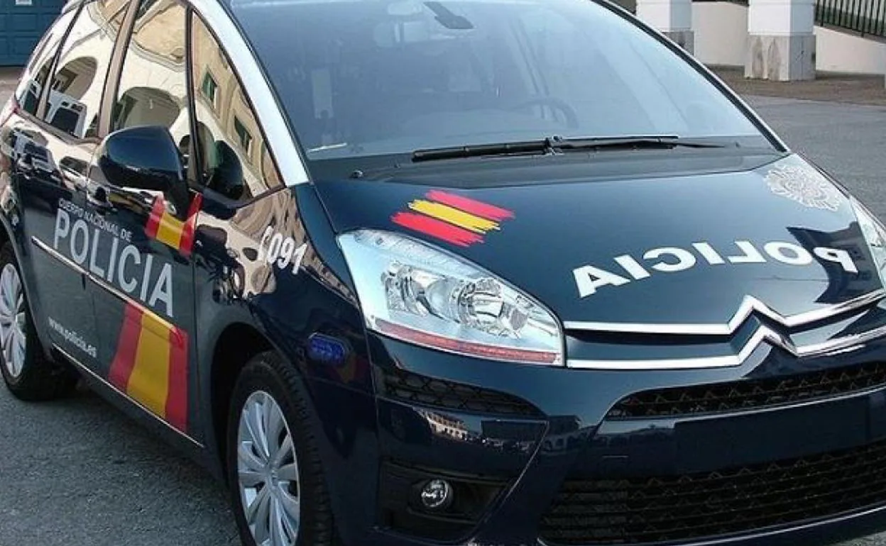 Dos Agentes De La Polic A Nacional De Gandia Salvan A Una Mujer En